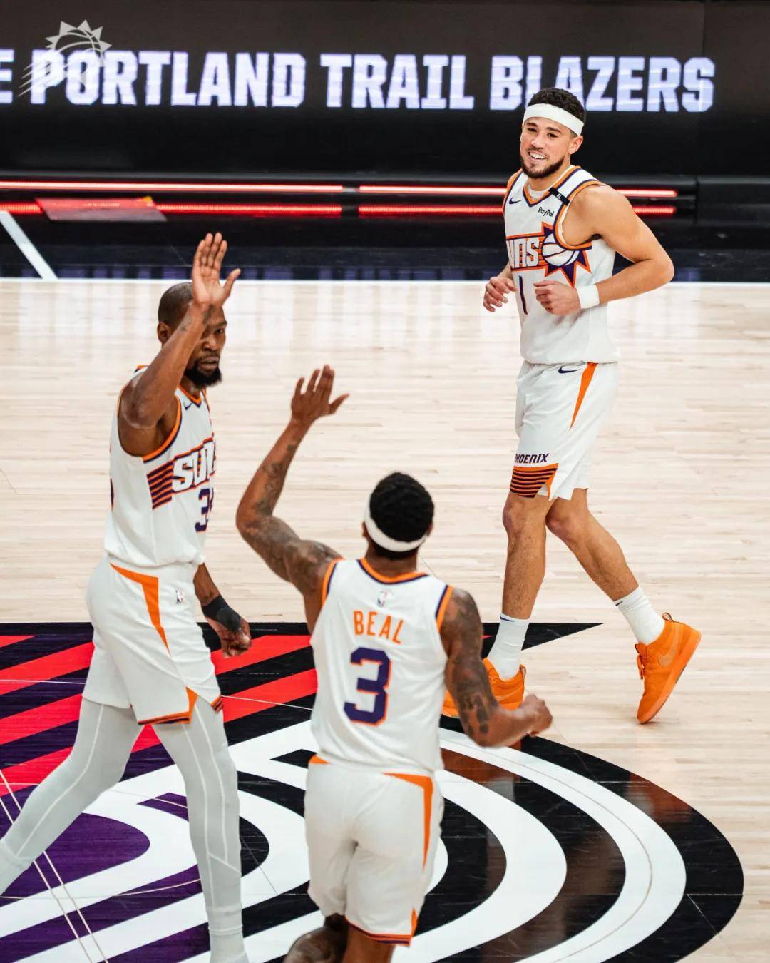 无缘附加赛！布克亲口承认！NBA最失败的三巨头