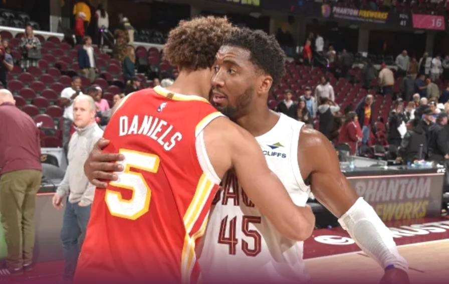 NBA11月3日特殊数据汇述：4人30，24人20，2人三双！