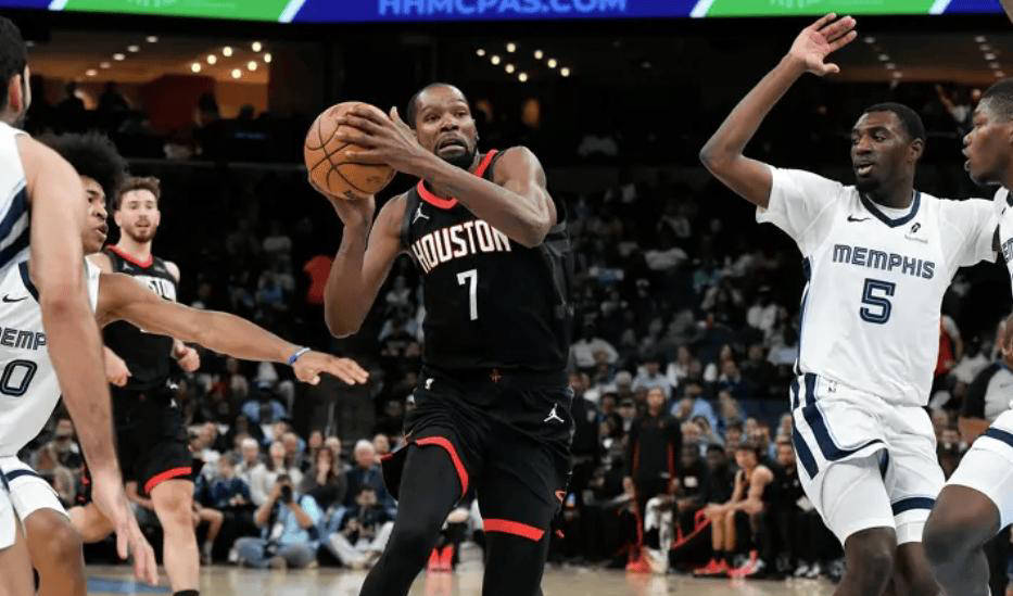 卫冕冠军惨遭爆冷，西部黑马崭露头角，NBA格局生变
