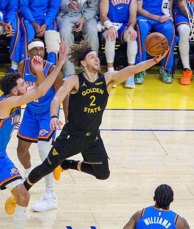 NBA常规赛｜雷霆胜勇士